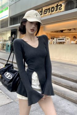 V-Neck Bell Sleeve Knitted Top for Women, Chic Waist-Cinching Design with Split Detail, Perfect for 90s and Y2K Fashion Lovers