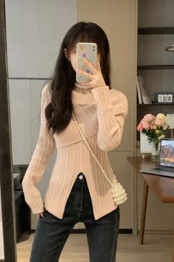 V-Neck Slimming Long Sleeve Knitted Cross Sweater Top for Women - Early Spring Fashion, Trendy 90s Style, Perfect for Layering