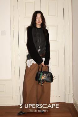 Velvet Feel Thermal Long Sleeve T-Shirt with Nine-Grid Pattern - Cozy Casual Style for Fall and Winter