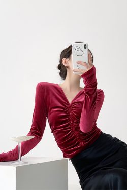Velvet Long Sleeve V-Neck Top for Women, High-End Autumn/Winter 2025, Trendy Base Layer, Chic Fashion Essential