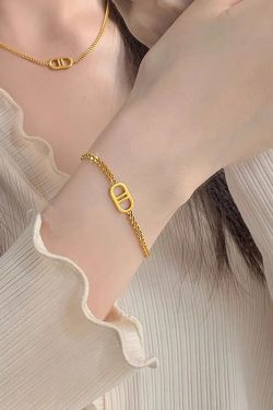 Versatile High-End Minimalist Letter Bracelet - Light Luxury Fashion Accessory for Effortless Chic Style