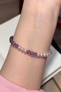 Versatile Strawberry Crystal Bracelet for Women - Minimalist Beaded High-End Hand Accessory, Perfect Birthday Gift