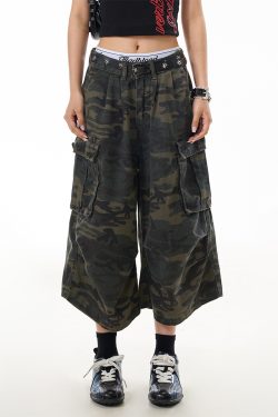 Vintage American Camouflage Multi-Pocket Cargo Pants for Women, Pleated Wide-Leg, Street Style, Casual 7-Point Shorts
