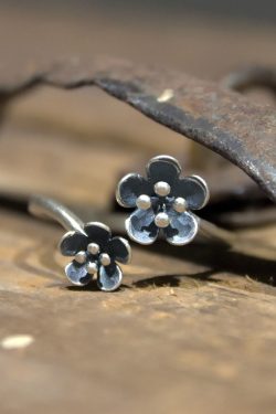 Vintage Ethnic Style Silver Flower Ring - Adjustable Artistic Fashion Jewelry for Women