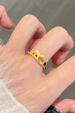 Vintage French Lace Cat Emerald Ring for Women - Adjustable Retro Style Light Luxury Jewelry