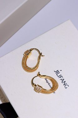 Vintage French-Style Multi-Layer Twisted Oval Ear Clips with Micro-Inlaid Diamonds - High-End Niche Design Earrings