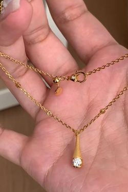 Vintage High-End Light Luxury Teardrop Pendant Necklace for Women - Versatile Clavicle Chain Accessory for 2025 Fashion