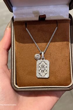 Vintage High-End Ultra-Shiny Full Diamond Charm Pendant Necklace - Retro Light Luxury Fashion Exquisite Collarbone Chain