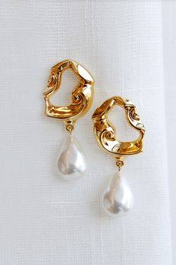 Vintage-Inspired 18K Gold-Plated Baroque Pearl Long Earrings with Hollow Lava Design, Elegant Statement Jewelry