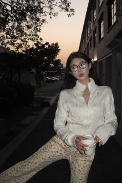Vintage-Inspired Women's Turtleneck Cable Knit Cardigan with Double Zipper, Autumn Winter Short Knitted Top, Thick Cozy Layering Piece