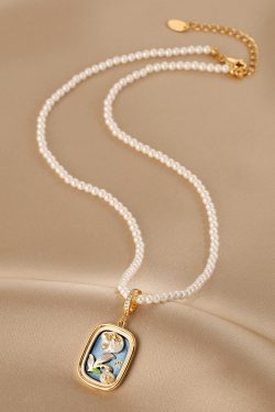 Vintage Oil Painting Pearl Necklace for Women - Universal Buckle Clavicle Chain, Light Luxury Autumn Winter Sweater Accessory