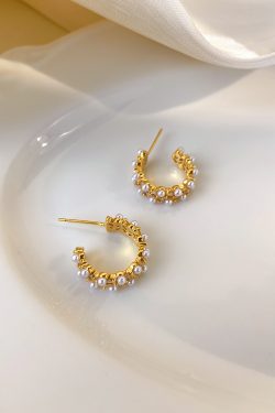 Vintage Pearl Stud Earrings for Women with Zircon Stones - Unique Shi Family Design, Elegant Personality Jewelry