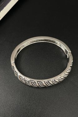 Vintage Silver Open Cuff Bracelet for Women - Elegant Minimalist Bangle with High-End Feel, Versatile Niche Design