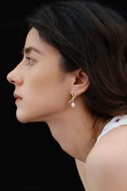 Vintage Style Natural Pearl Gold-Plated Knotted Stud Earrings - Elegant French Design, Perfect for Holiday and Everyday Wear