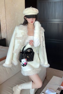 White Boucle Woolen Coat and Short Skirt Two-Piece Set for Women - Chic Layered Look, Perfect for Fall and Winter Fashion