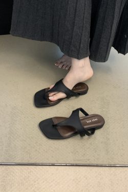 White Flip-Flops for Women - Summer Flat Low-Heeled Sandals for Evening Wear, Stylish and Comfortable 2025 Trends