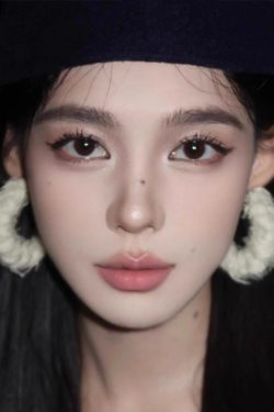 White Plush Circular Earrings for Women - Korean Style Minimalist Hoops, High-End Temperament, Perfect for Round Faces, Autumn & Winter Fashion