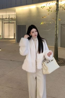 White Thickened Eco-Friendly Fur Coat for Women, Designer Quality Winter Outerwear, Chic and Stylish Winter Fashion