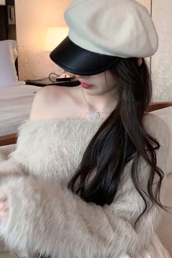 Women's Black Wool Beret Hat - Autumn Winter Leather Spliced Octagonal Painter Style, Versatile Pumpkin Hat for Chic Looks