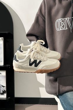 Women's Breathable Korean Style Training Shoes - Versatile Soft-Soled Artistic Sports Shoes for Female Students in White