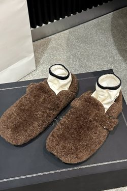 Women's Fluffy Lamb Wool Slippers for Autumn Winter 2024 - Warm Thickened Slip-On Flat Bottom Covered Toe Comfort