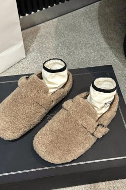 Women's Fluffy Lamb Wool Slippers for Autumn Winter 2024 - Warm Thickened Slip-On Flat Bottom Covered Toe Comfort