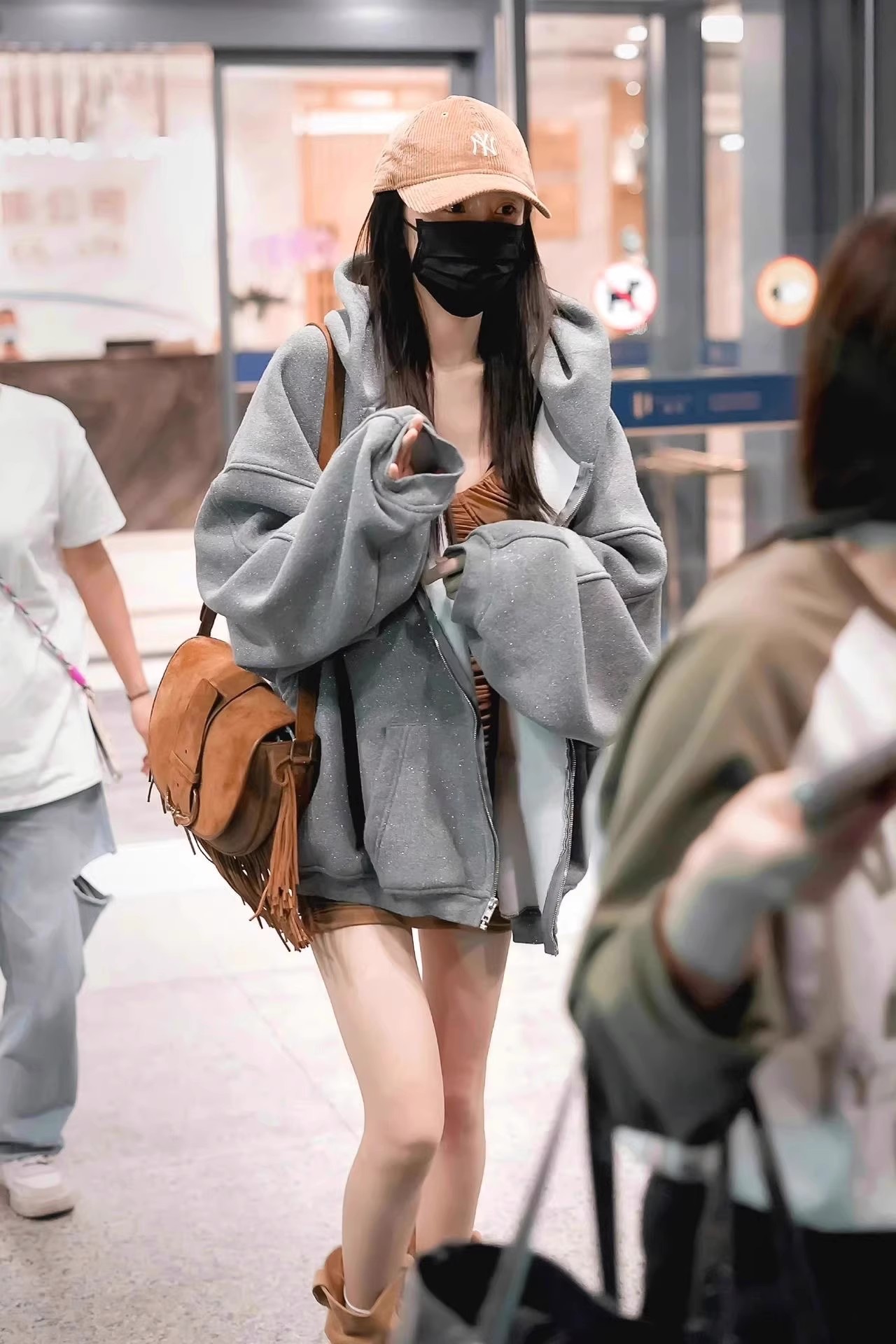 Women's Glitter Hoodie - Loose Thick Versatile Sweatshirt Jacket, 2025 Trendy Yang Mi Style, Stylish and Comfortable Fashion