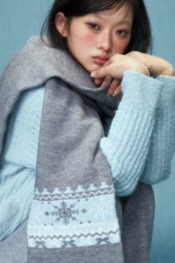 Women's Gray Cashmere Scarf - High-End Winter Accessory in Solid Color, 2024 Korean Style for Cozy Atmosphere