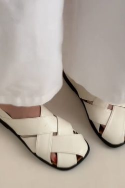 Women's Sheepskin Roman Sandals - Unique Woven Hollow Design, Versatile Closed-Toe Slippers for Summer Wear