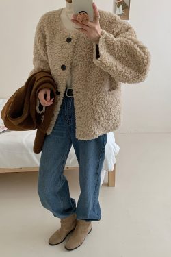 Women's Short Loose Wool Coat with Leather and Fur, Warm Casual Layer for Autumn Winter, Cozy Fashion Essential