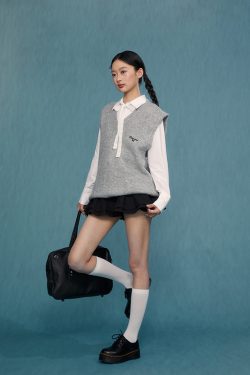 Women's Sleeveless Knitted Vest - 2024 Spring Autumn Fashion in Gray, Trendy Knit Sweater for Casual Layering