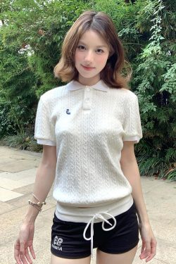 Women's Slim Fit Knitted Short Sleeve Polo Shirt - White College Style Top for Summer, Flattering and Stylish