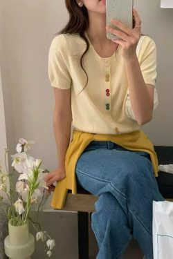 Women's Slim Fit Round Neck Short Sleeve Knitted Cardigan - Stylish Summer T-Shirt Top for a Youthful Look