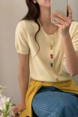 Women's Slim Fit Round Neck Short Sleeve Knitted Cardigan - Stylish Summer T-Shirt Top for a Youthful Look