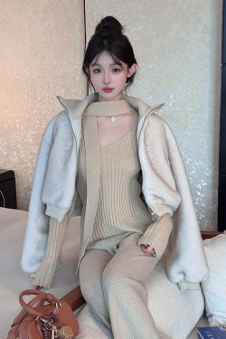 Women's Striped Ribbon V-Neck Knit Sweater - Cozy Winter Fashion Top