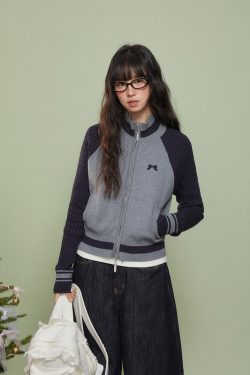 Women's Stylish Gray Knitted Cardigan - Unique Design Sweater Coat for Autumn and Winter Fashion