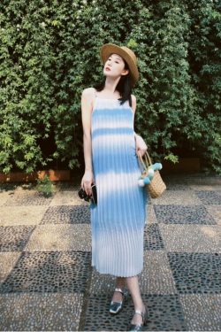 Women's Summer Gradient Blue Spaghetti Strap Dress - Seaside Vacation Style Beach Skirt for Sanya Xishuangbanna