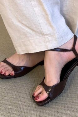 Women's Summer Sheepskin Sandals 2025, Comfortable Soft Sole, Brown One-Strap Low-Heeled Beach Shoes for Casual Style