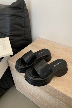 Women's Thick-Soled Platform Slide Sandals for Summer 2024 - Trendy Heeled Flip-Flops Perfect for Skirts and Outdoor Wear
