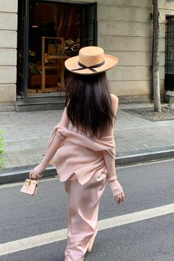 Women's Two-Piece Set: Sun Protection V-Neck Knitted Cardigan & Pleated Satin Camisole Dress, Stylish Layered Look for Summer