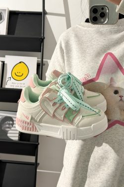 Women's White Thick-Soled Sneakers - Retro Casual Fall Shoes, Versatile Niche Style for 90s and Y2K Fashion Lovers