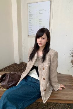 Woolen Knitted Short Coarse Tweed Jacket - Small Fragrant Wind Design, Cozy Layering Piece for Autumn and Winter Fashion