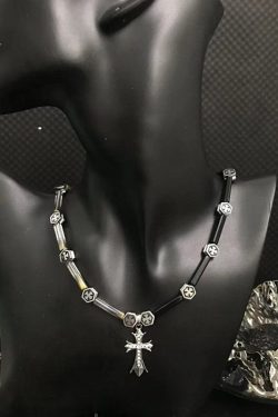 Y2K Cross Necklace for Women - Light Luxury Hip-Hop Clavicle Chain, High-End Niche Design, Trendy Hot Girl Neck Jewelry