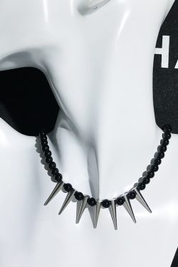 Y2K Light Luxury Studded Choker Necklace for Women - Sweet Cool Collarbone Chain Accessory, Trendy Niche Design