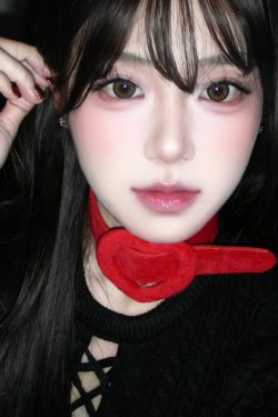 Y2K Red Heart Choker Collar Gothic Short Plush Leather Necklace for Festive Subculture Style