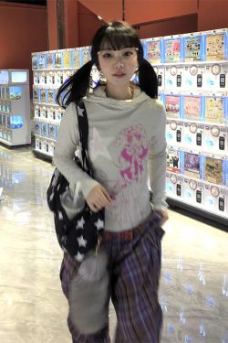 Y2K Striped Hooded Long Sleeve T-Shirt for Women - Rabbit Ear Slim-Fit Sweatshirt for Early Spring Style
