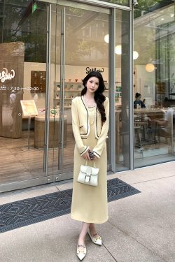 Yellow Knitted Short Jacket for Women, Slim-Fitting Flattering Cardigan, Design-Sensitive Style, Perfect for Y2K and Casual Outfits