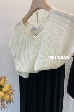Yellow Twisted Short Sleeve Knitted Top for Women, Loose-Fitting Flying Sleeve Blouse, Stylish Chic Design