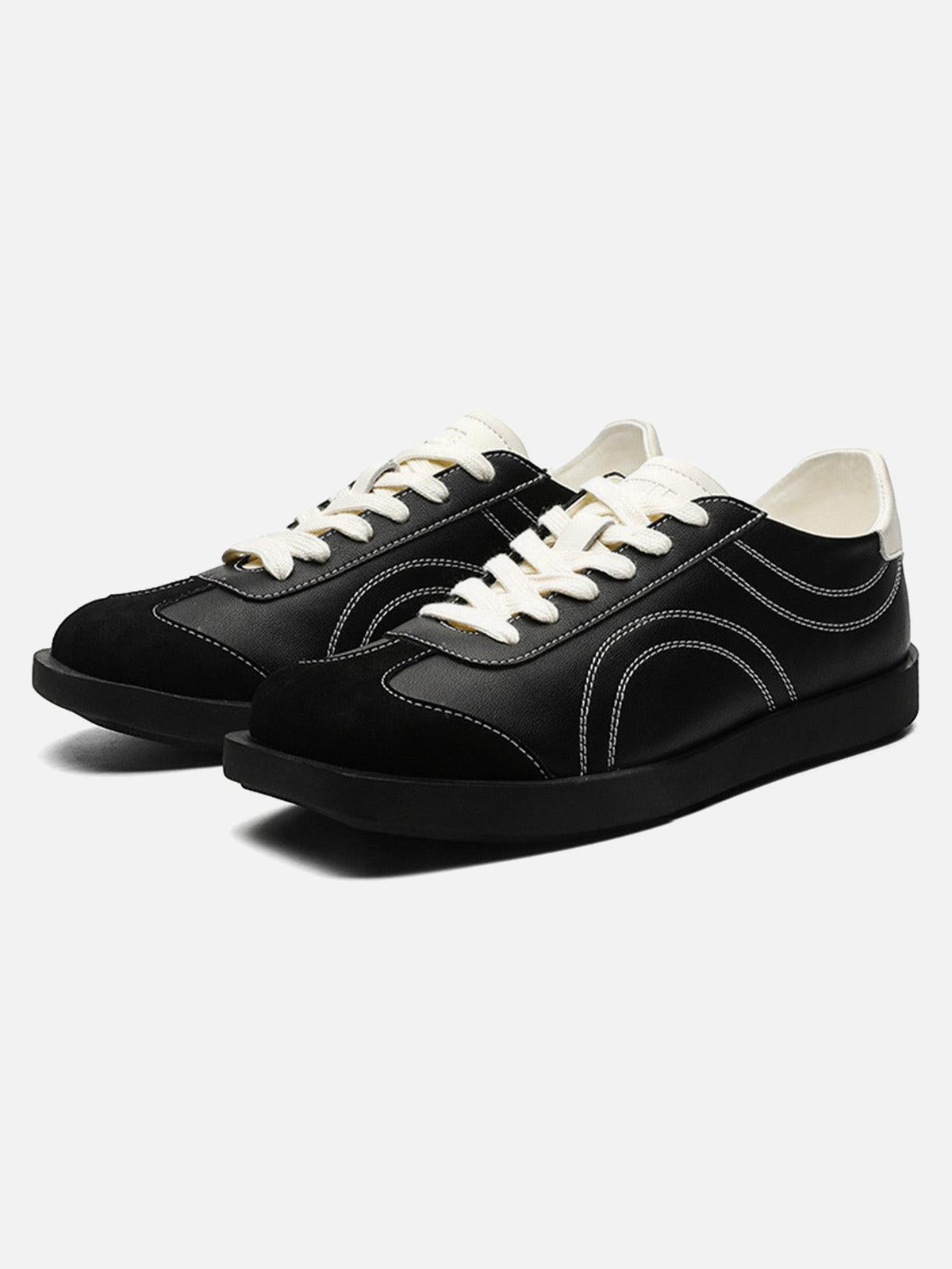 Concert Outfit Classic Black Fluid Lines Leather Sneakers