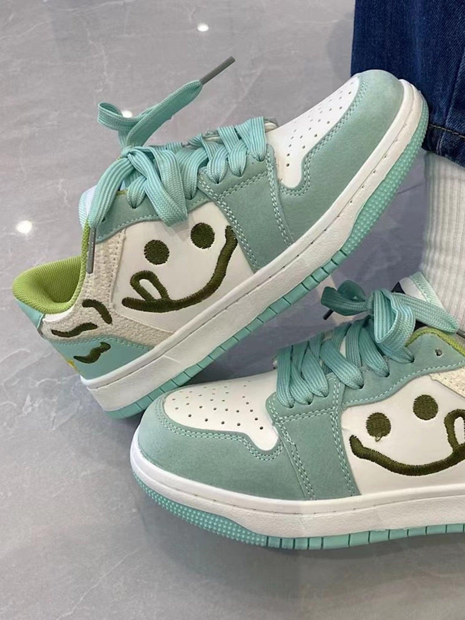 Concert Outfit Smiley Skateboarding Shoes